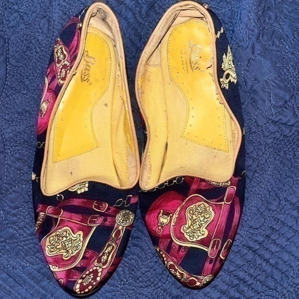 Vintage GH Bass Geneva Navy Chain flats, size 7.5